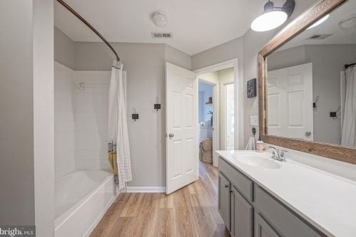 33 Cypress St, Auburn NJ  08085-1258 exterior