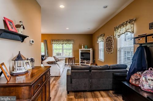 222 Clarkdale Ln, Gilbertsville PA  19525-9357 exterior