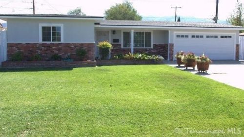 204 Brentwood Dr, Tehachapi, CA 93561-2232