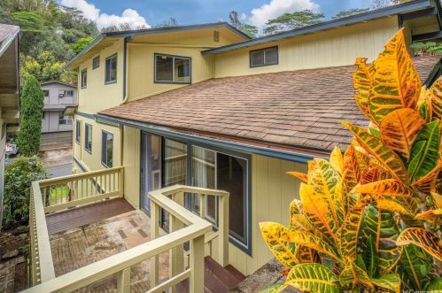 2437 Akepa St, Pearl City HI  96782-1069 exterior