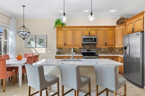 14084 Mirror Ct, Naples, FL 34114-8653