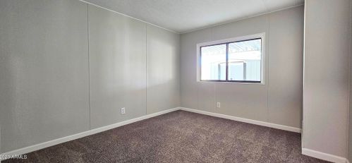 526 Charleston Ave, Phoenix AZ  85022-1531 exterior