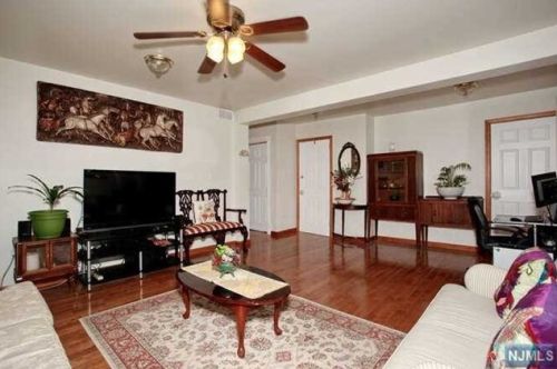 144 Main St, Ridgefield Park NJ  07660-1256 exterior