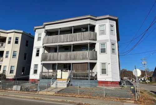 60 Winter St, Brockton, MA 02302-1046