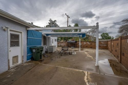 26607 Balerna Dr, Santa Clarita CA  91350-2305 exterior