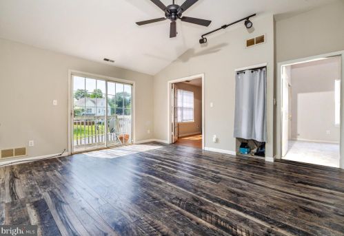 1154 Tristram Cir, West Deptford, NJ 08051-2238