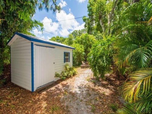 1166 37 Ave, Vero Beach FL 32960-2534 exterior