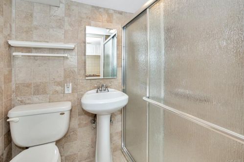 255 Kensico Rd, Thornwood NY  10594-1656 exterior