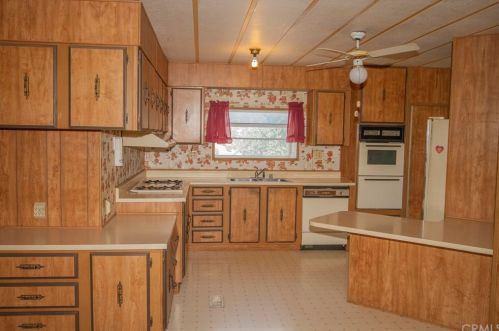 46066 Longview Rd, Orange Cove, CA 93675-9621