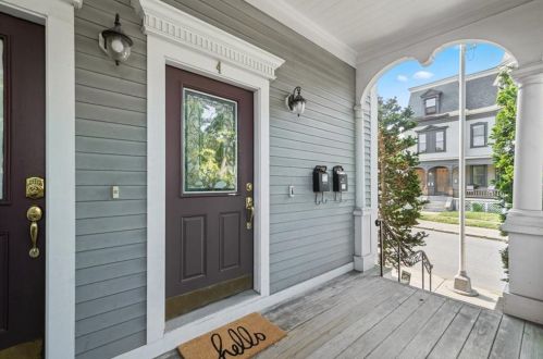 415 Angell St, Providence, RI 02906-4062