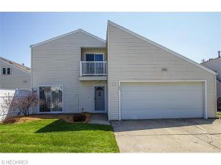 103 Castle Ct, Brunswick, OH 44212-1207
