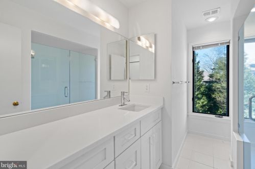 12015 Walnut Branch Rd, Herndon VA  20194-5616 exterior