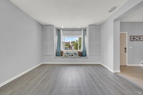 206 Donegal Ct, Vacaville CA  95688-9217 exterior