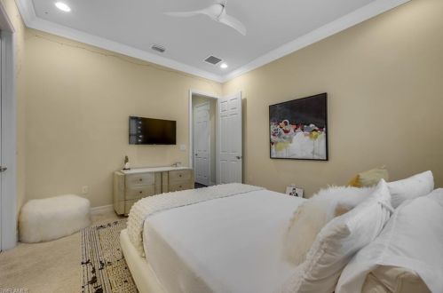 3200 Atlantic Cir, Naples FL 34119-8637 exterior