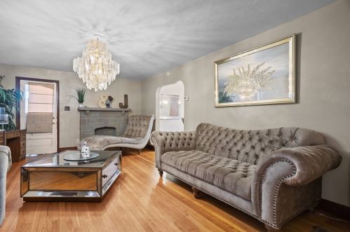 124 Larkspur St, Whitaker PA  15120-2205 exterior