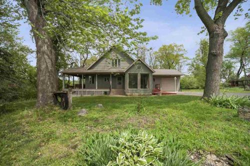 349 Merchant St, Cambridge, WI 53523-9423