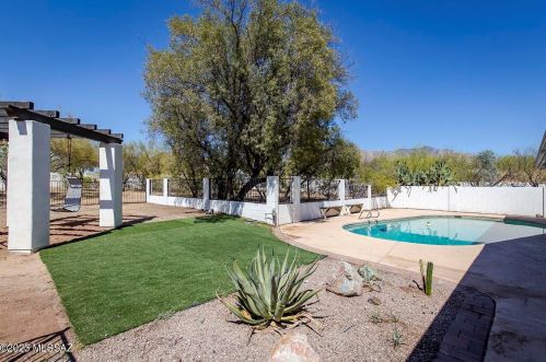1212 Camino Desierto, Tucson, AZ 85704-4511