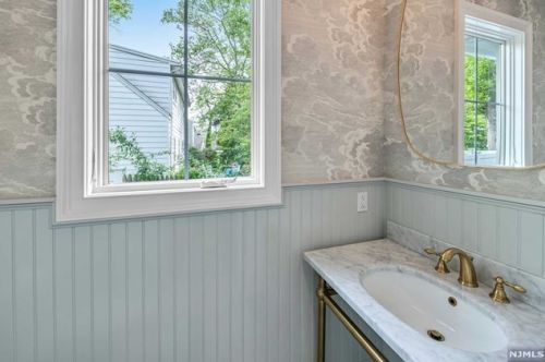 358 Northern Pkwy, Ridgewood NJ  07450-2621 exterior