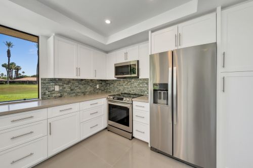 42 Majorca Dr, Rancho Mirage CA  92270-3823 exterior