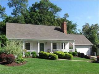 202 Stonebridge Dr, Finleyville, PA 15332-1400