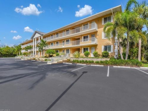 3021 Sandpiper Bay Cir, Naples, FL 34112-5607