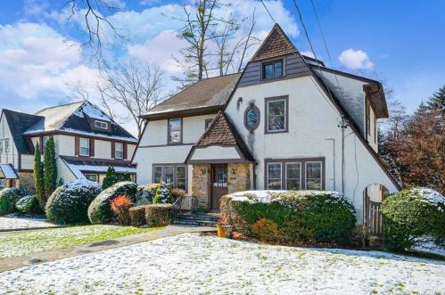 23 Dobbs Ter, Scarsdale, NY 10583-2005