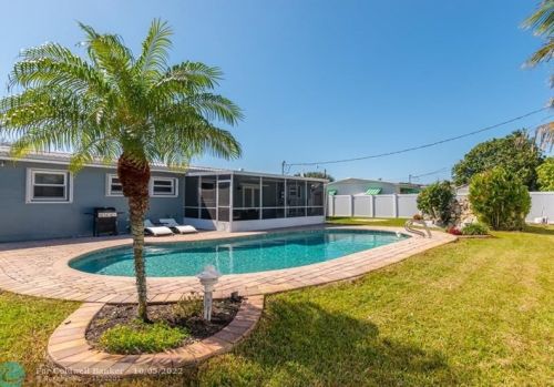 7311 1st Ct, Hollywood FL  33024-7210 exterior