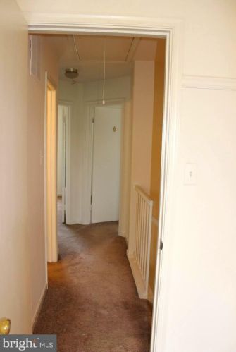 2176 Mager Dr, Herndon VA 20170-4355 exterior