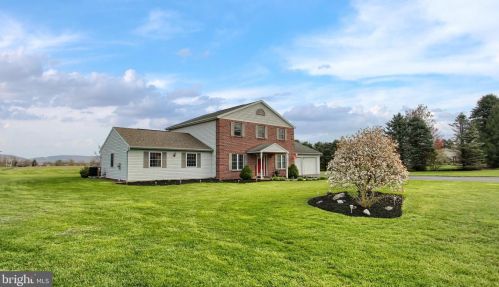 24 Tiffany Dr, Carlisle, PA 17015-8514