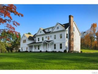 6 Gault Park Dr, Westport, CT 06880-2115