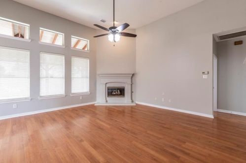 1405 Glen Hollow Ln, Lewisville TX  75028-3870 exterior