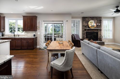 15909 Paynes Farm Dr, Haymarket VA  20169-8123 exterior