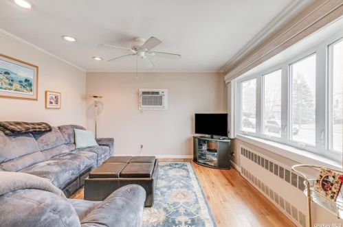 55 Spruce Ave, Bethpage NY  11714-1328 exterior