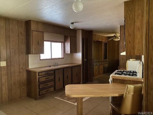 1402 Plata Dr, Bullhead City, AZ 86442-6849