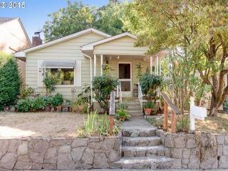 2015 G St, Vancouver, WA 98663-3350