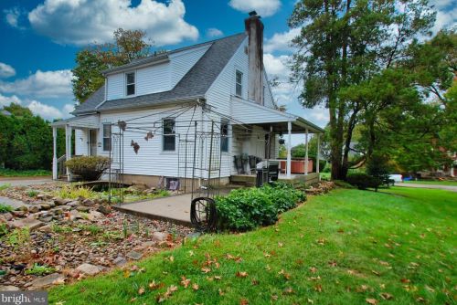 40 Orchard Ln, Norristown, PA 19403-3110