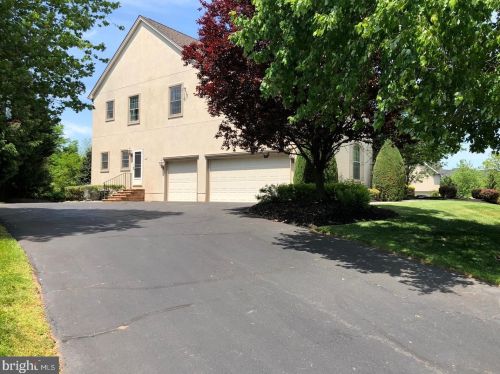151 Windermere Dr, Blue Bell, PA 19422-1455