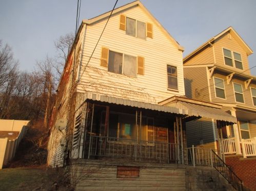 5217 Broad St, Pittsburgh, PA 15224-2444