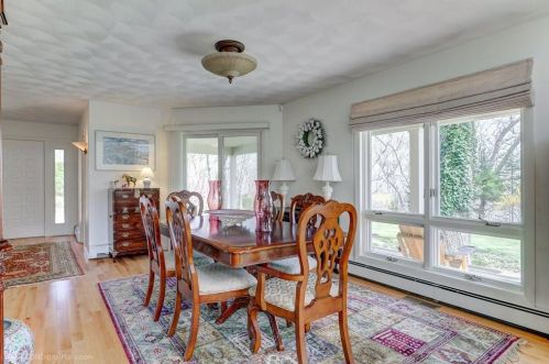 306 Walmsley Ln, South Kingstown RI  02874-3618 exterior