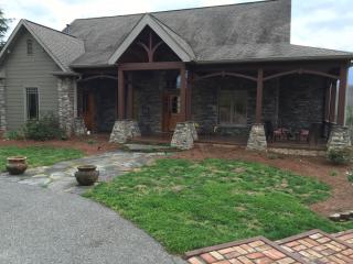 574 Mountain Shadow Ln, Maryville, TN 37803-7215