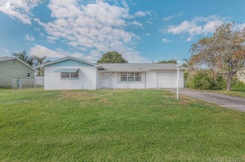 416 Lamon Ln, Fort Pierce, FL 34983-2216