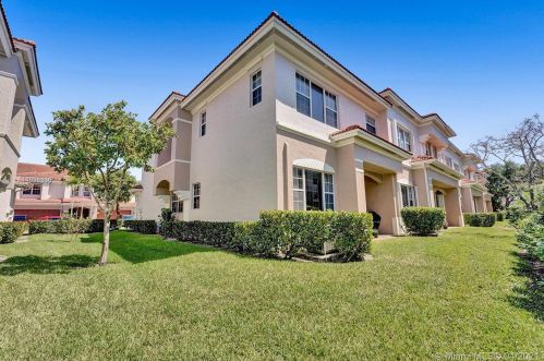 152 Nottingham Pl, Boynton Beach FL  33426-8430 exterior