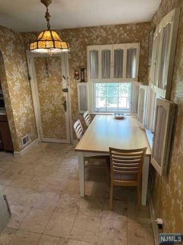 281 Lindbergh Blvd, Teaneck NJ  07666-6542 exterior