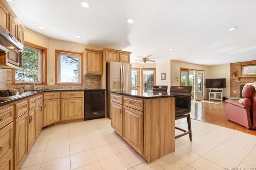 259 Housatonic Dr, Milford CT  06460-4935 exterior