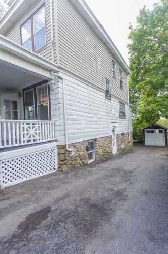 142 Corlies Ave, Poughkeepsie, NY 12601-2809