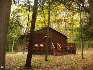 127 Parkers Glen Rd, Shohola, PA 18458-4142
