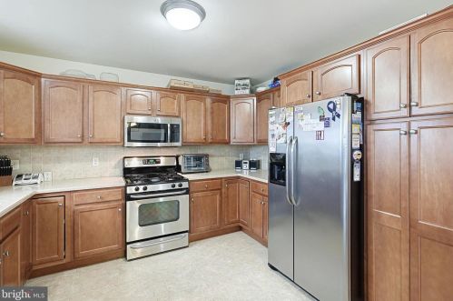 30 Centre Ct, Red Lion PA  17356-8949 exterior