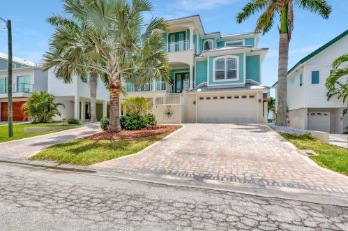 903 Bay Point Dr, Saint Petersburg, FL 33708-2318