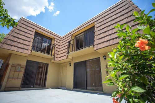 5296 Brook Ct, Orlando, FL 32811-6732