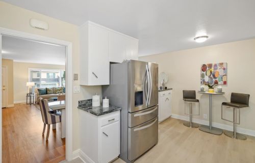 555 Hawthorne Ave, San Bruno CA  94066-4130 exterior